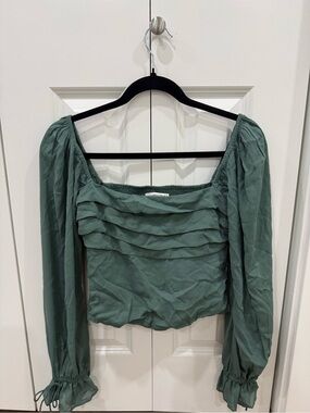 Abercrombie Green Ruffled Long Sleeve Top